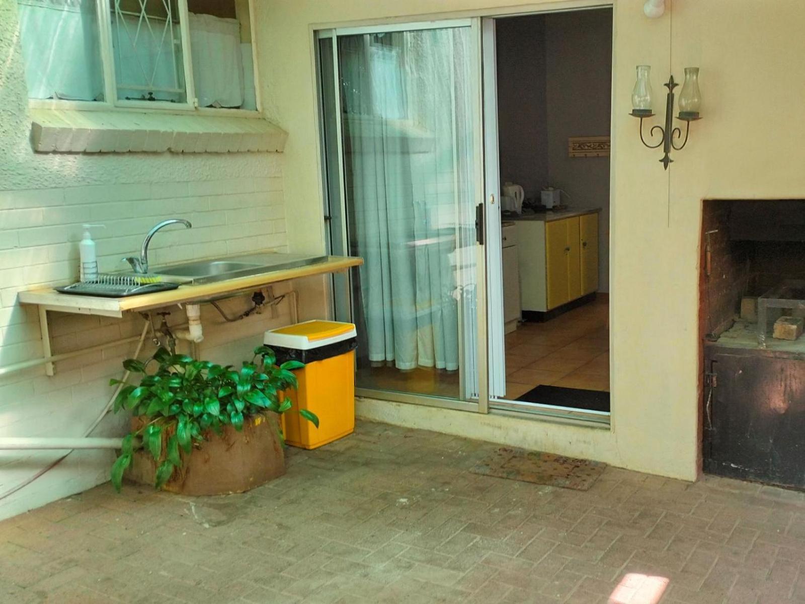 Anri Guesthouse Блумфонтейн Экстерьер фото